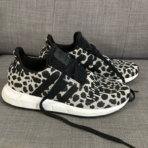 Adidas Originals Swift Run running shoes